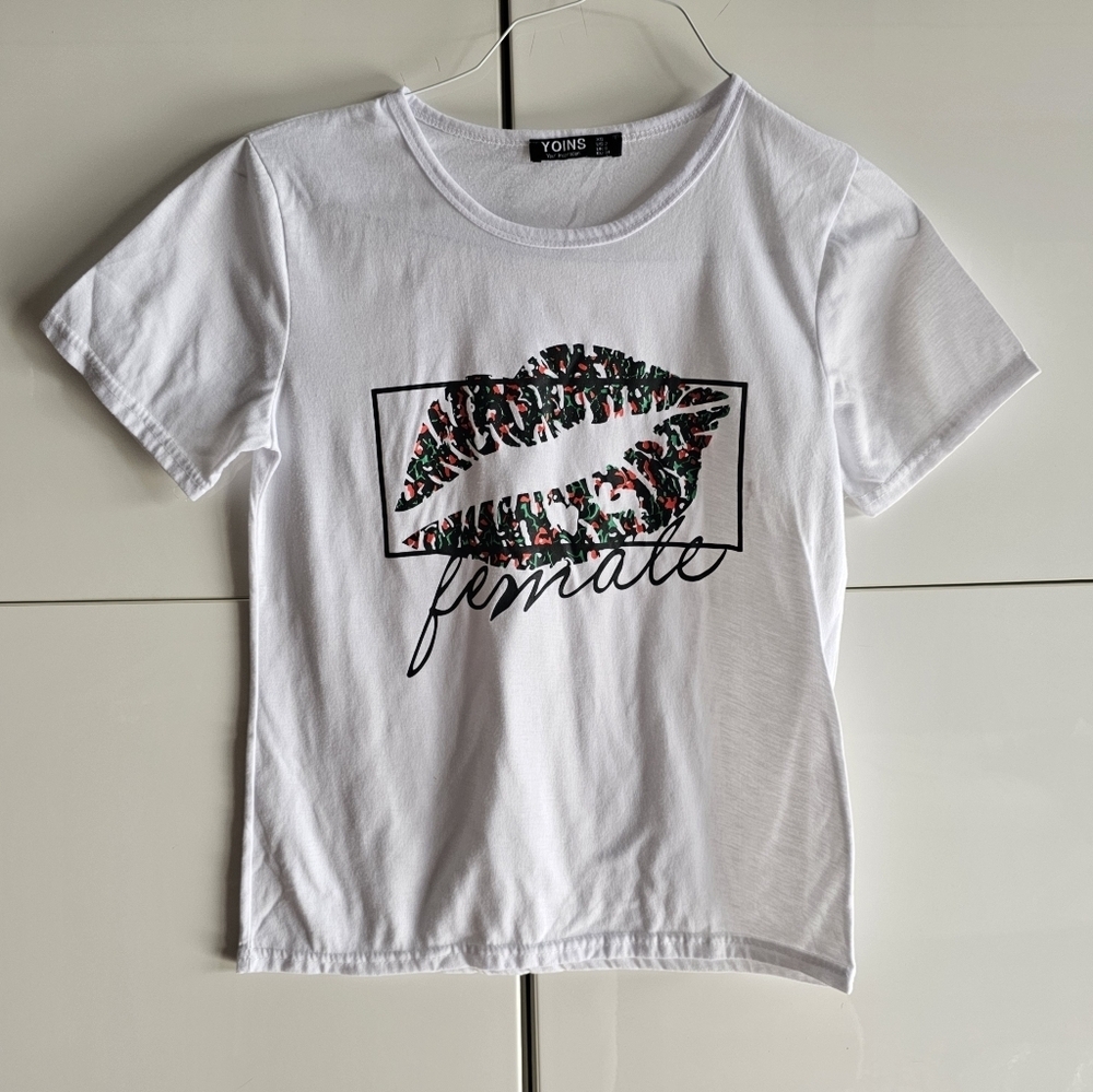 ✨ 3/$10✨ NWOT Female T-shirt